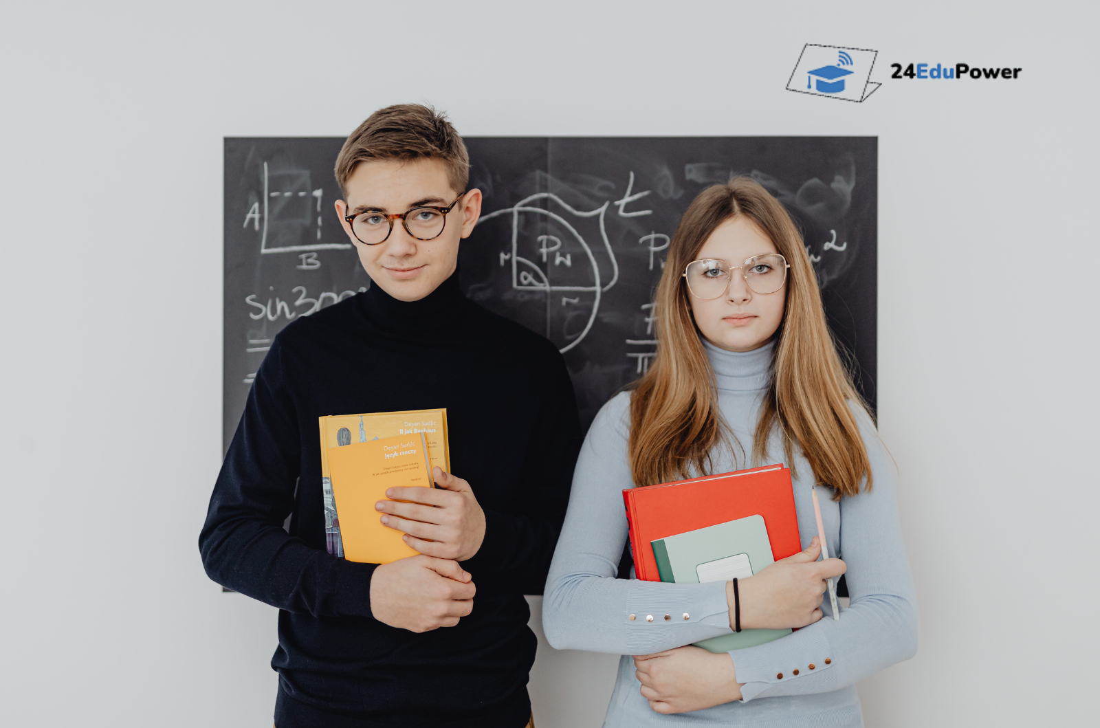 Młodzież podczas nauki matematyki - jak uczy się mózg nastolatka; Zajęcia z matematyki w 24EduPower - skuteczne przygotowanie do egzaminów